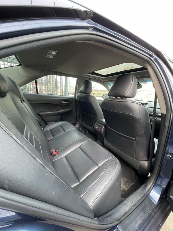 Thumbnail 6 of 2016 Toyota Camry XLE